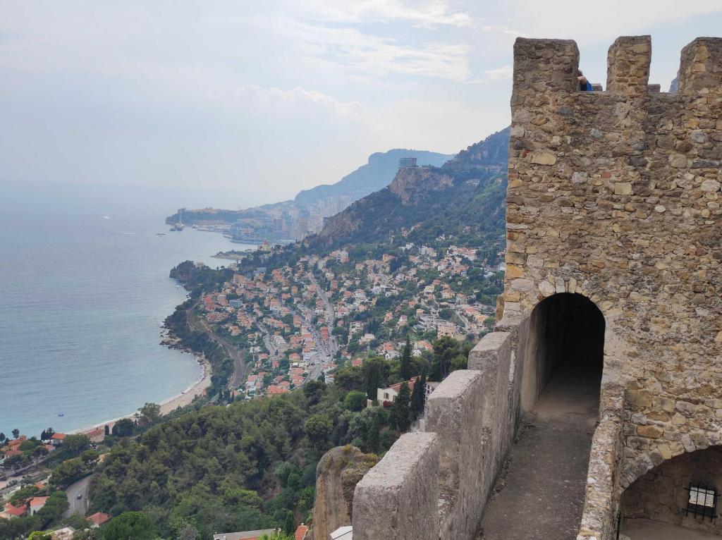 Un castello alle spalle di Mentone:&nbsp;Roquebrune